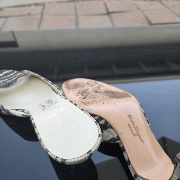 Vintage Salvatore Ferragamo Zebra Pattern Mules - Black and Cream - Picture 4 of 4